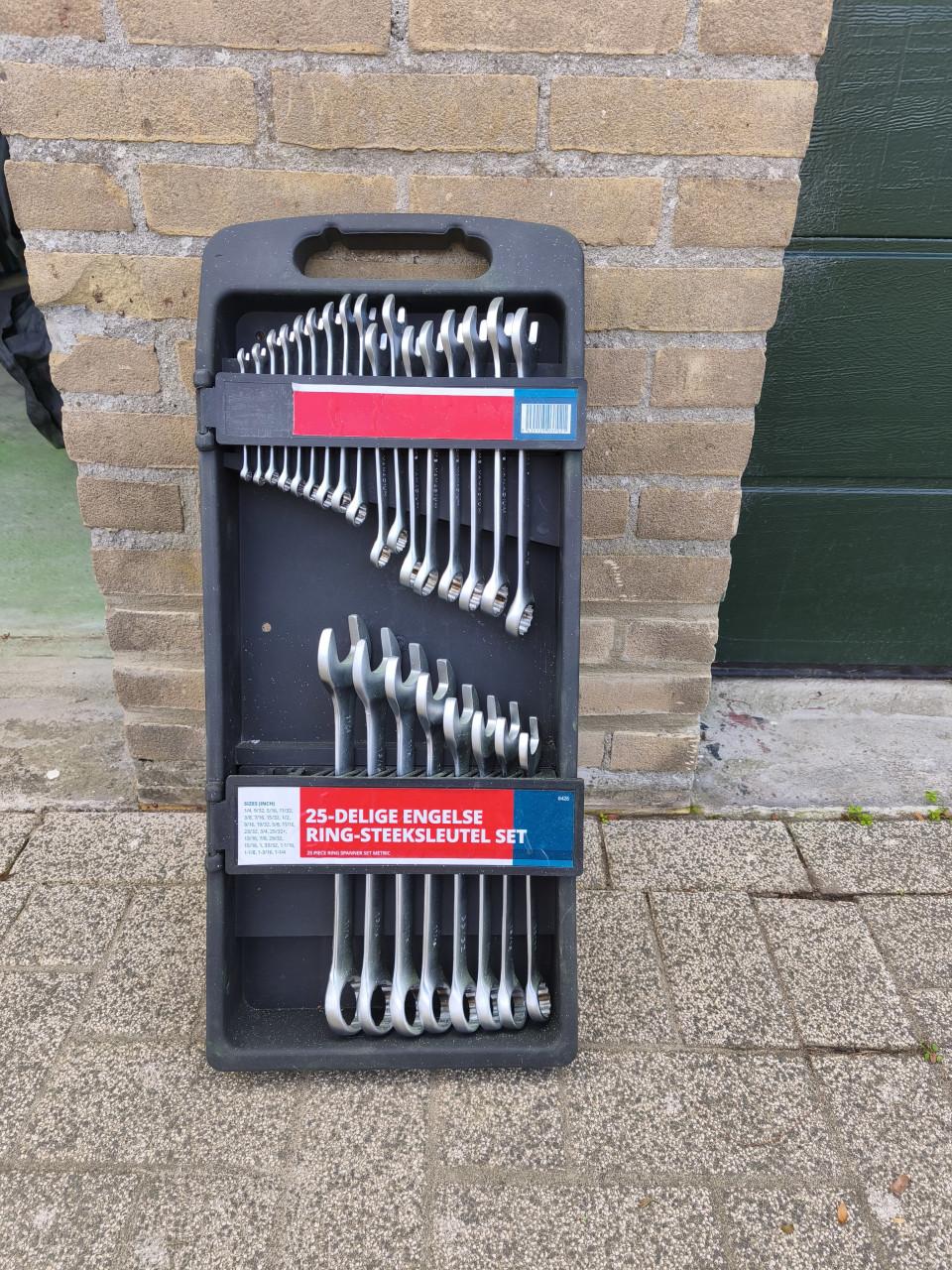 Te koop aangeboden 25 delige ring steeksleutelset!