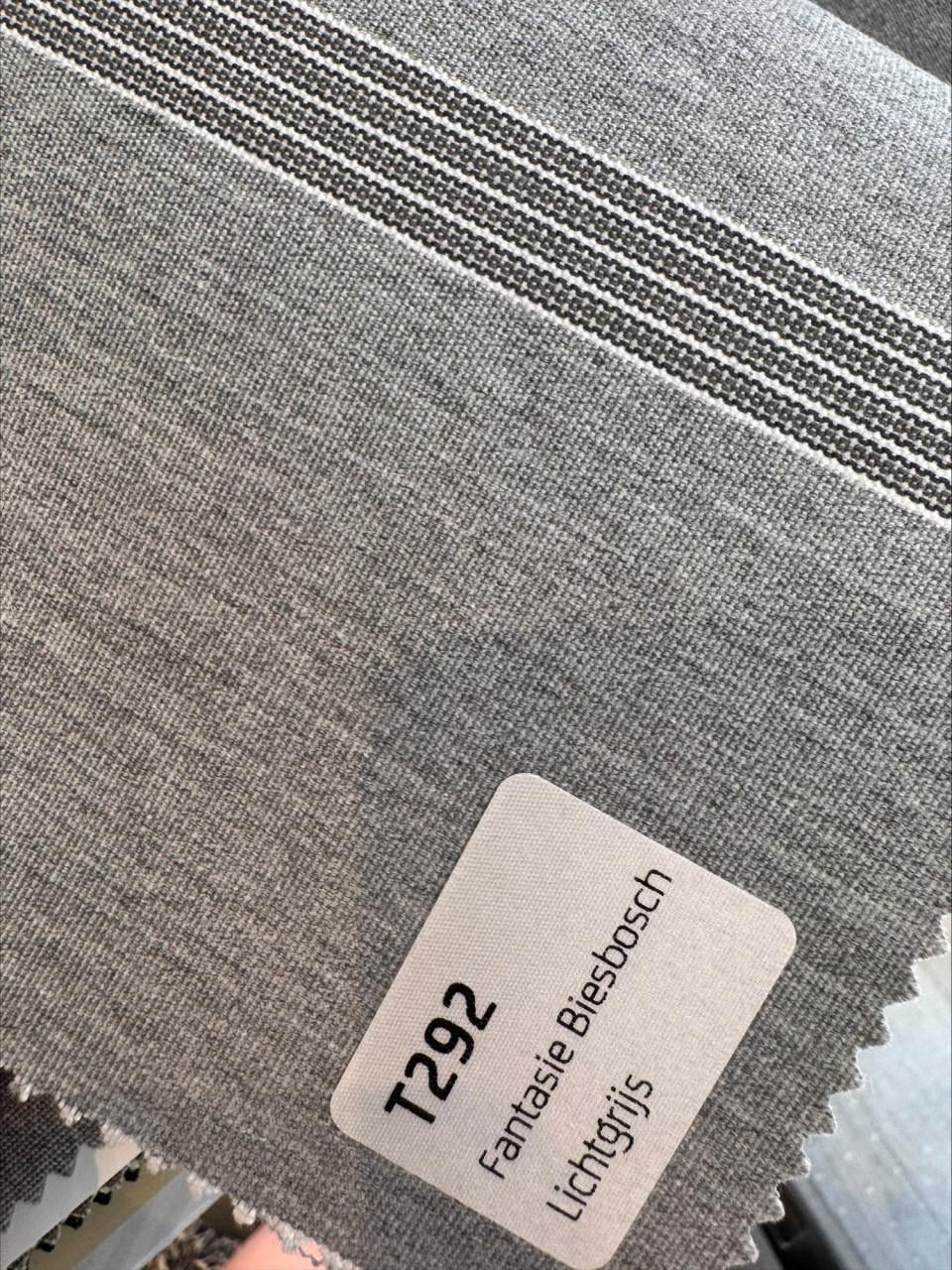 Te koop Voorraad knikarmschermen