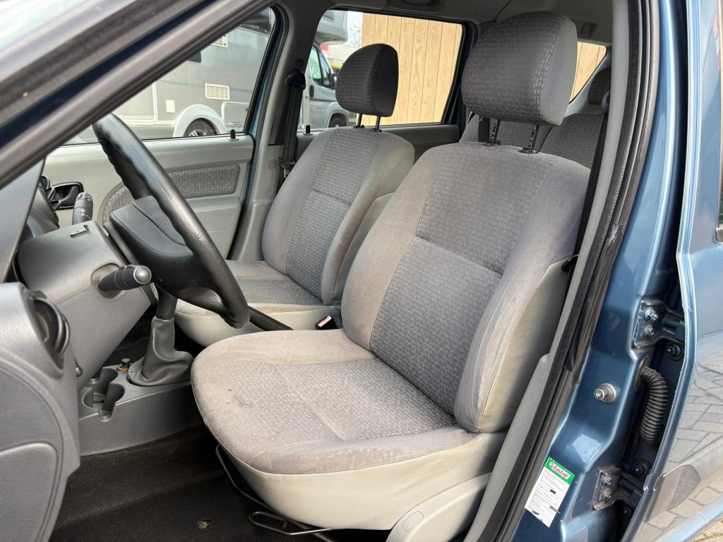 Dacia Logan mcv 1.6-16v lauréate