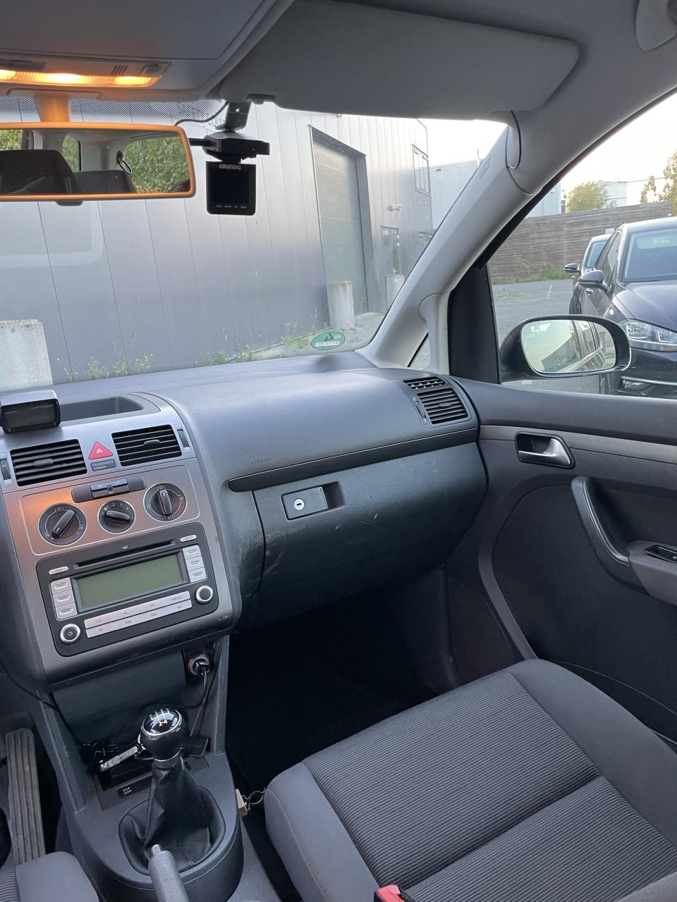 Volkswagen Touran 1.6 75KW 5P 2007 Zwart | 154.525 KM NAP