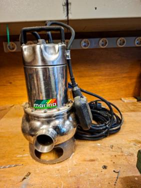 Dompelpomp rvs, 270l/min. met vlotterschakelaar