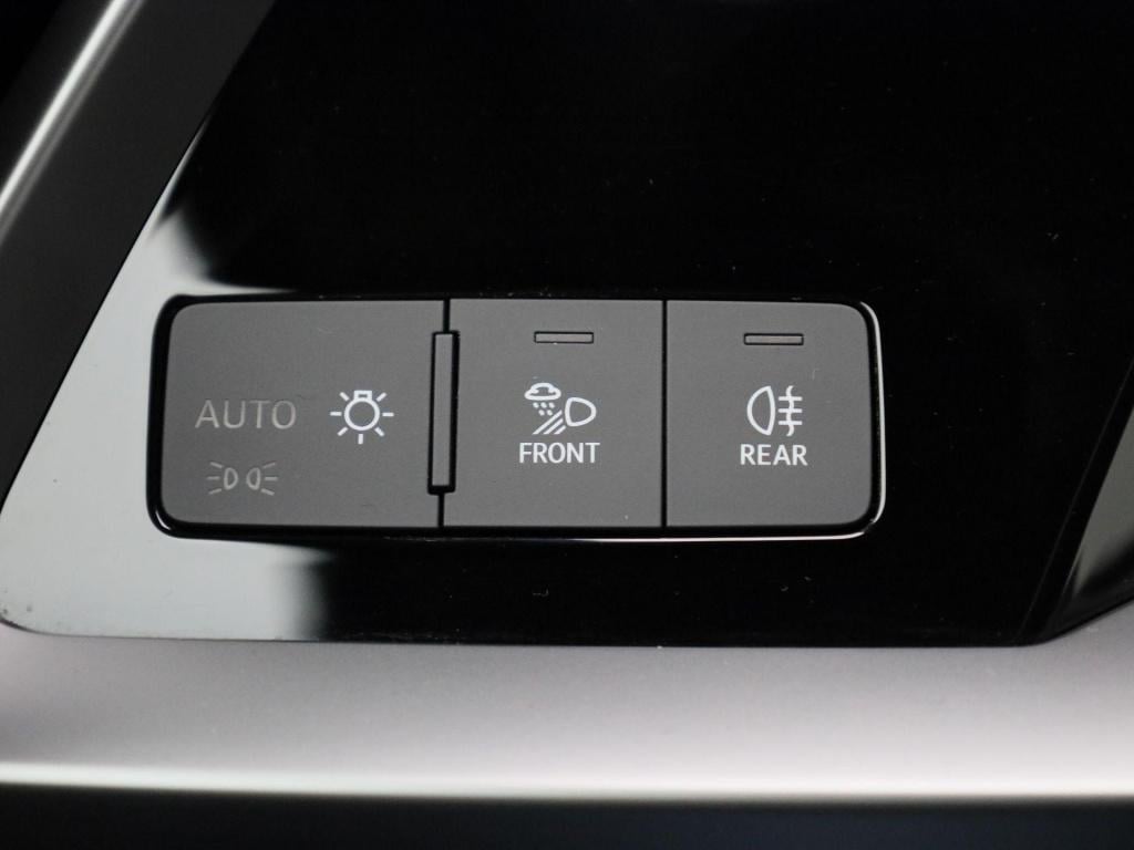 Audi A3 sportback 30 tfsi s edition | automaat | 2x s-line | vlak stuur | n