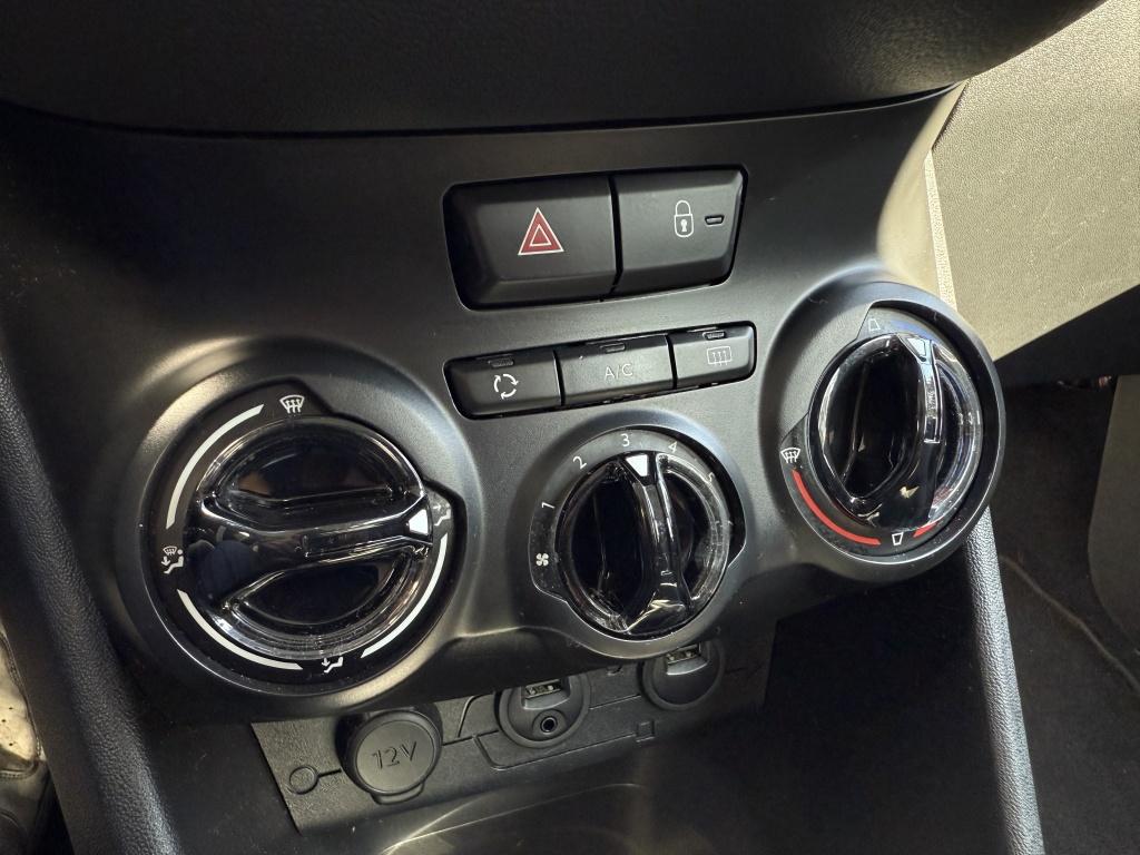Peugeot 208 1.2 vti active // schermradio //