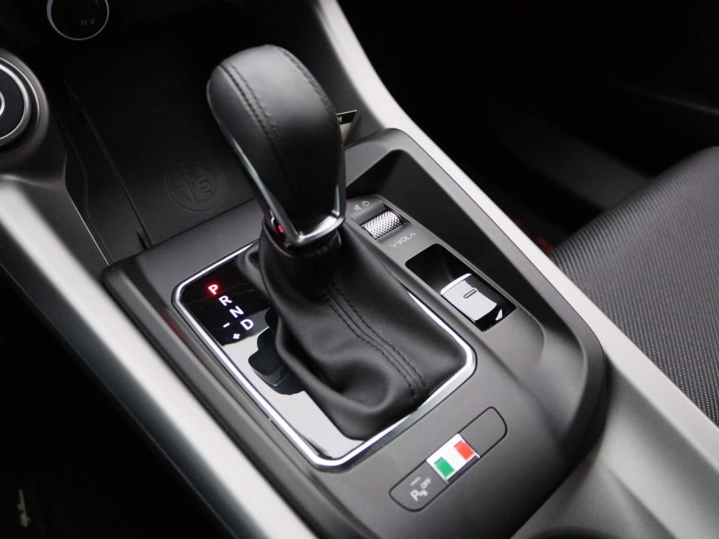 Alfa Romeo Tonale 1.5t hybrid sprint | navigatie | parkeersensoren | digita