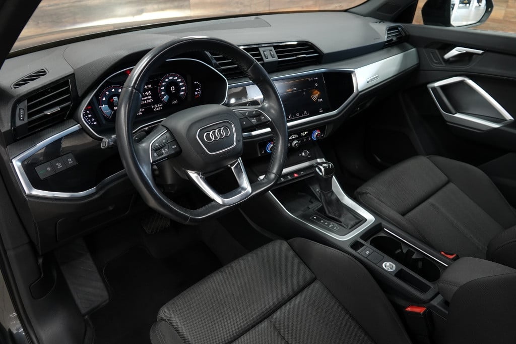 Audi Q3 35 tfsi pro line | pano | matrix | maxton | camera |