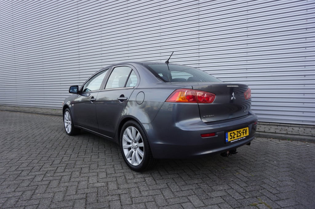Mitsubishi Lancer sports sedan 1.8 invite airco / cruise / elektr. ramen / 