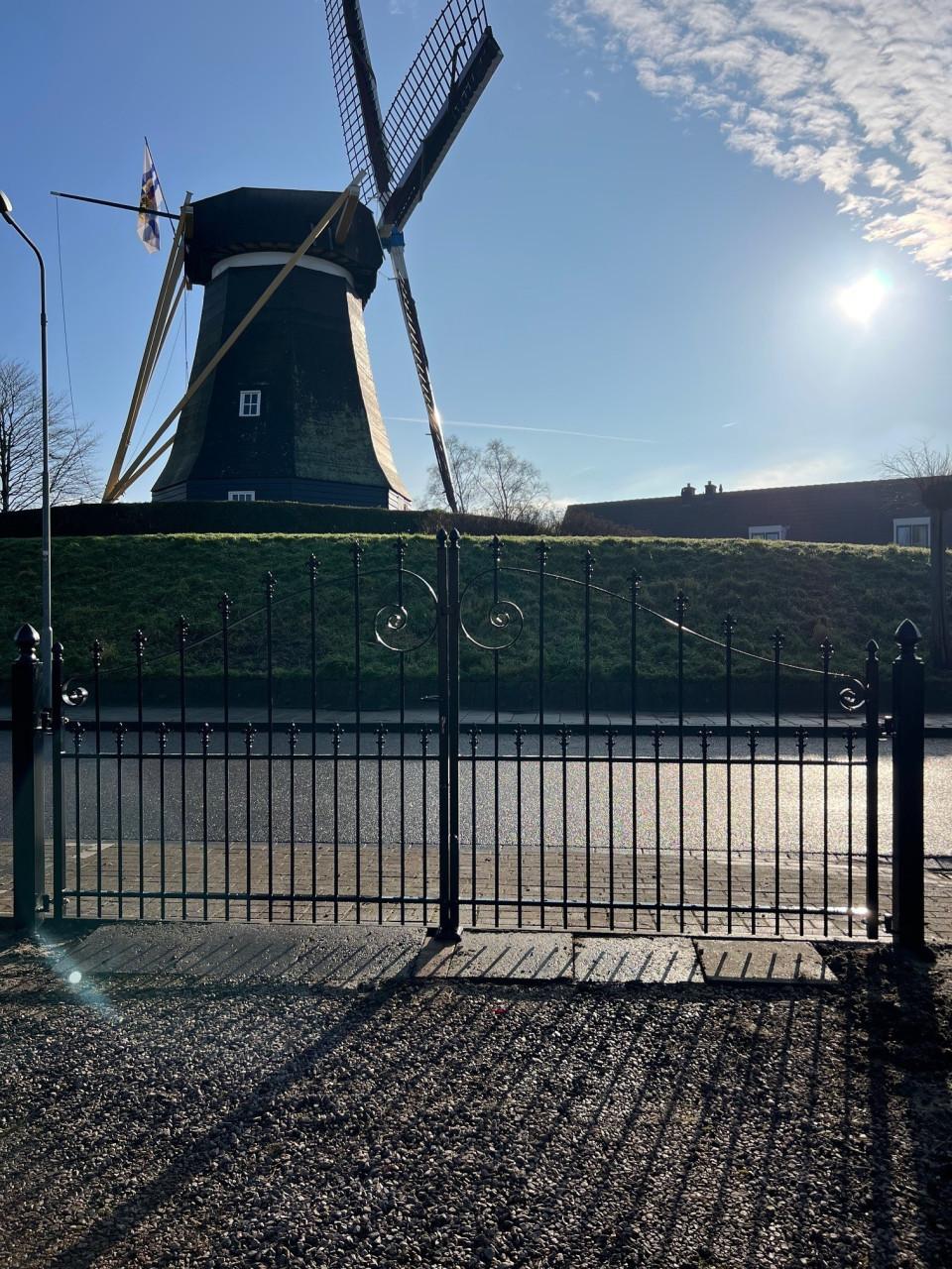 VERKOCHT: Inrijpoort compleet 400 cm breed NU slecht € 2650,00