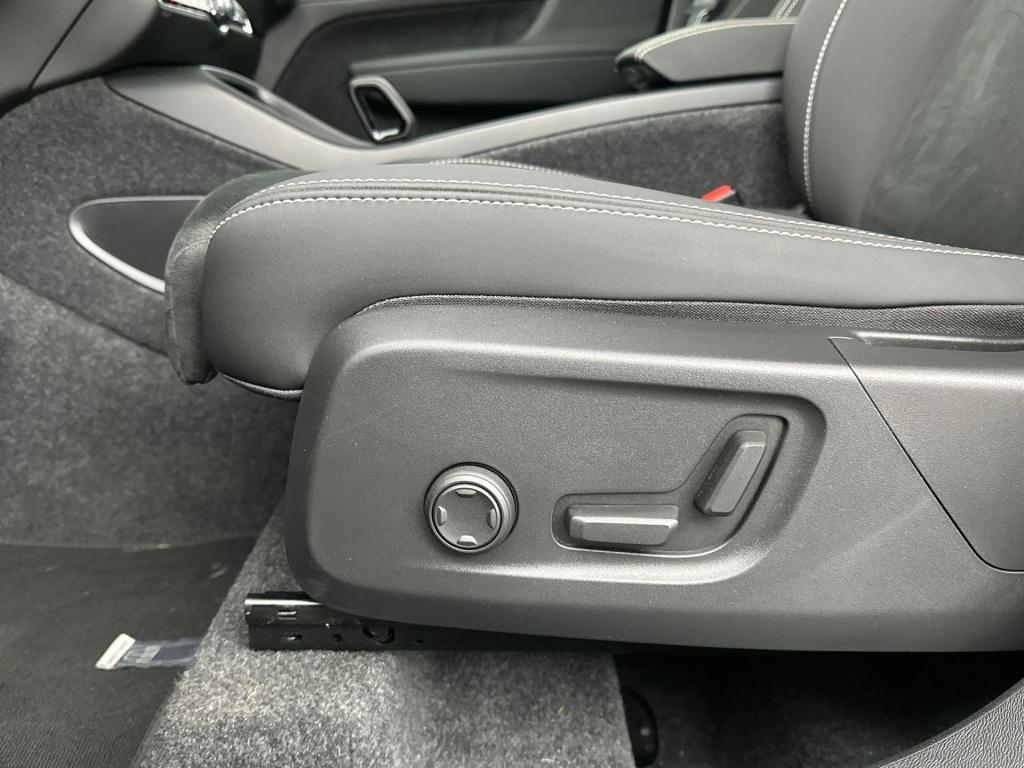 Volvo XC40 b4 197pk plus dark| camera| trekhaak| adap.cruise| h&k audio| pa