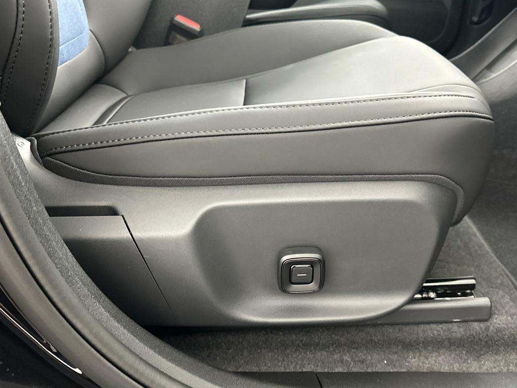 Volvo Ex30 p5 long range ultra black edition