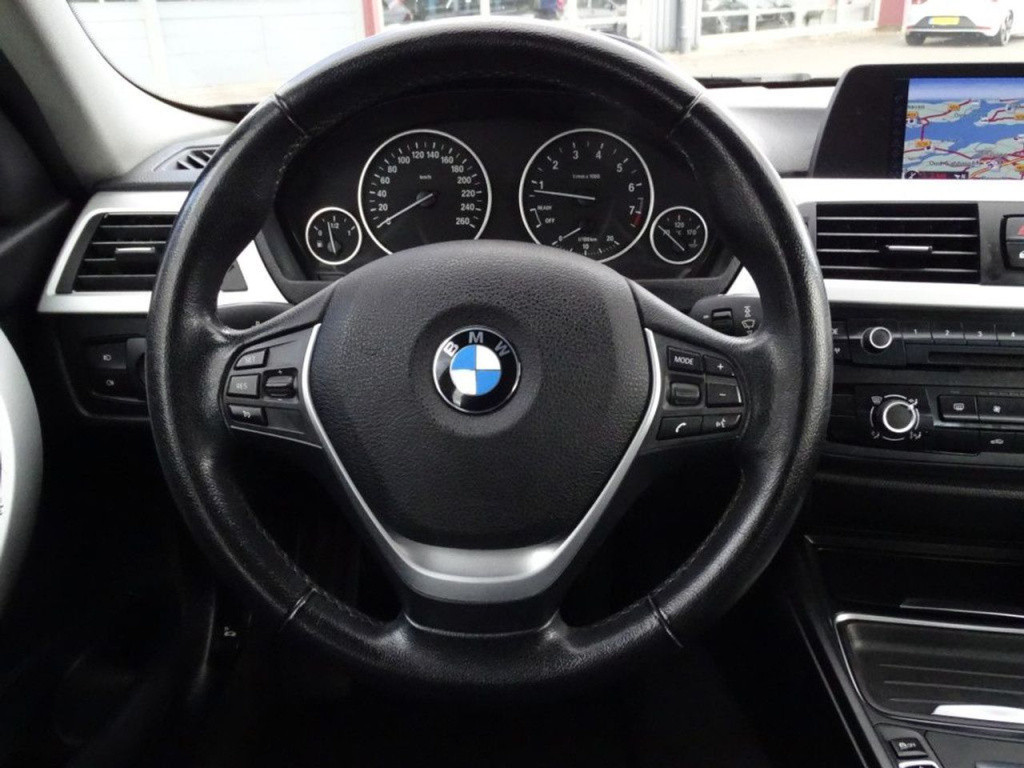 BMW 3-serie 320i executive