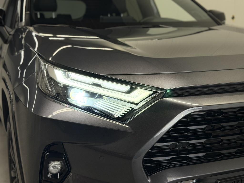Toyota Rav4 2.5 hybrid awd bi-tone| jbl| achtr.camera| adapt.cruise