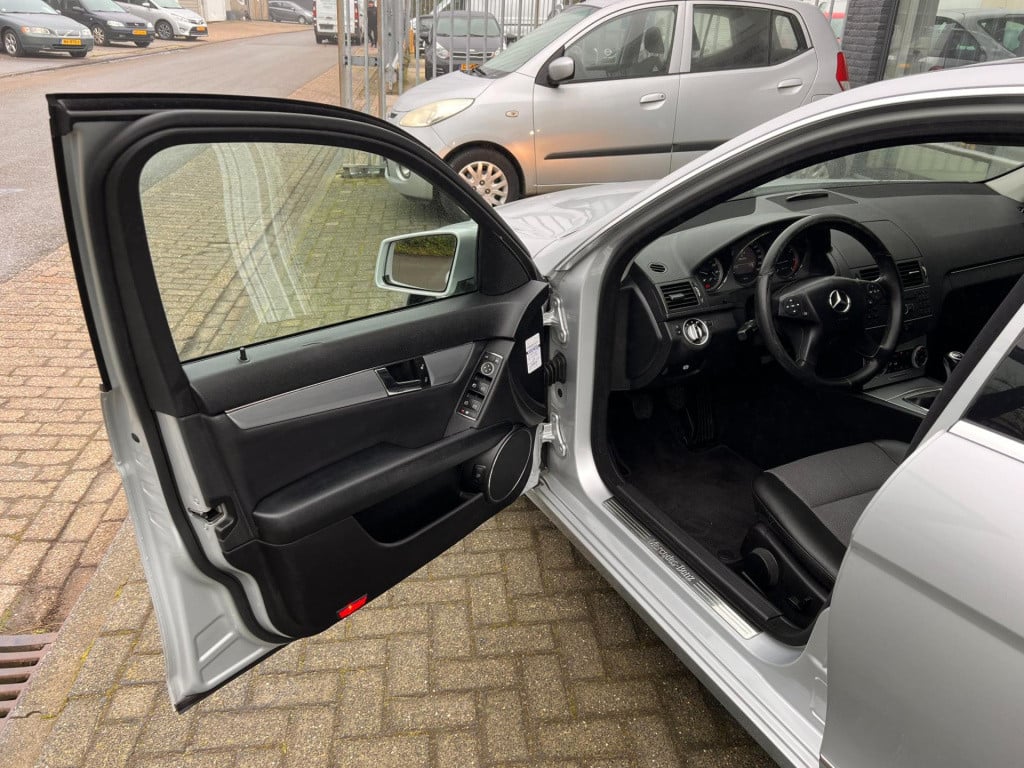 Mercedes-Benz C-Klasse 180 cdi blueefficiency business class avantgarde