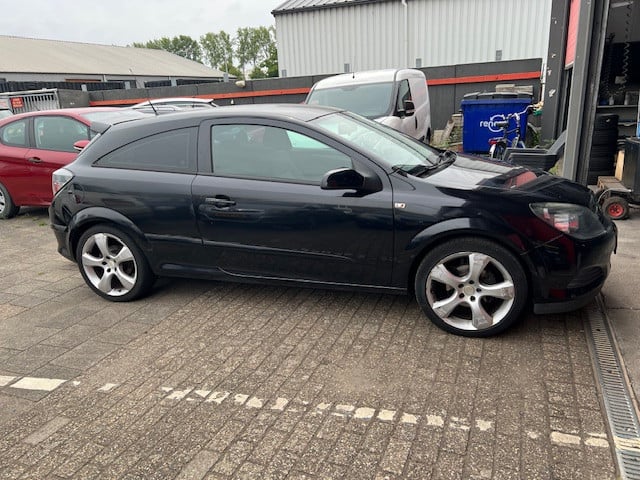 Opel Astra 1.6 GTC