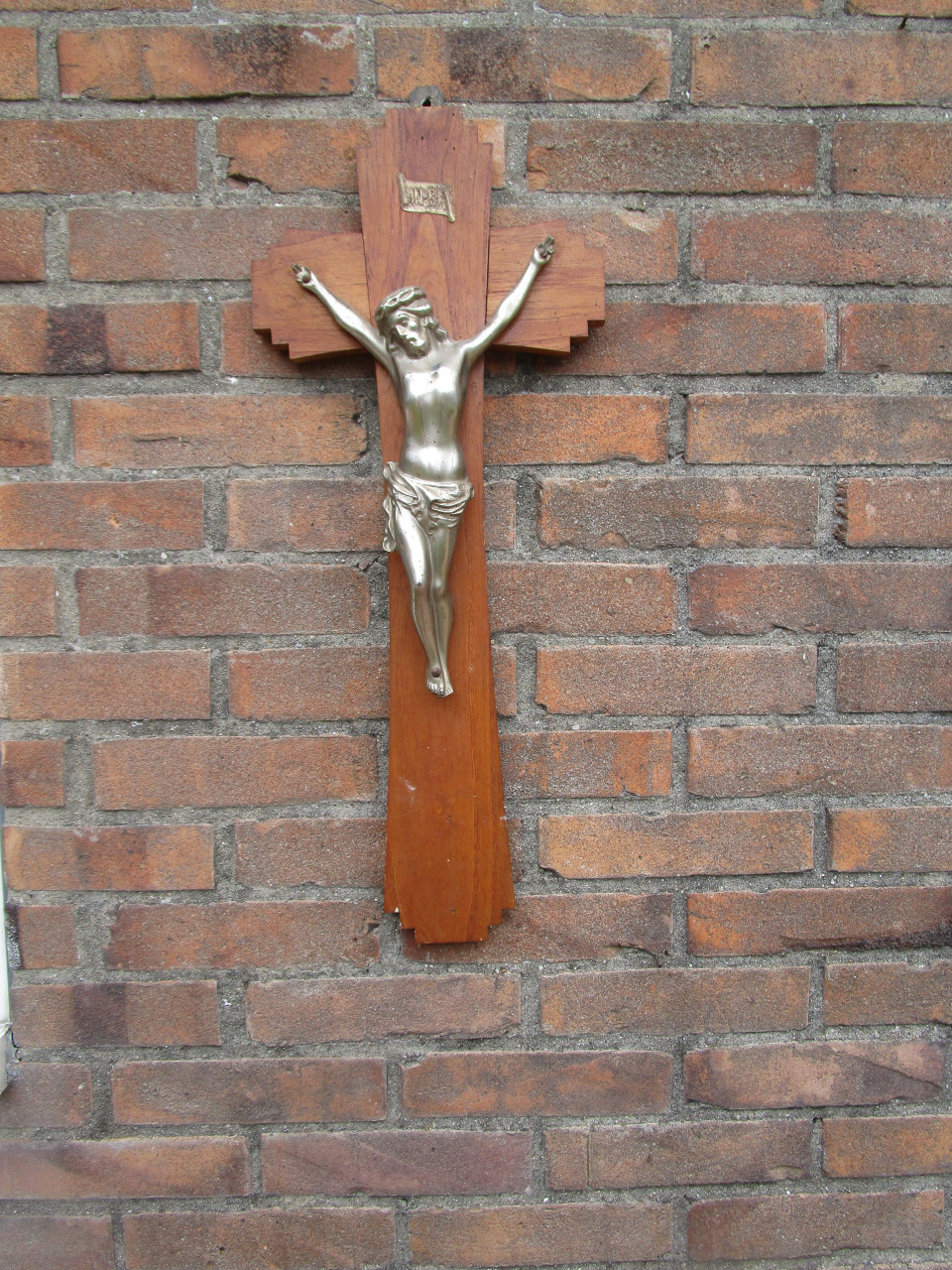 Mooi houten kruisbeeld afmeting 60 X 25 cm.
