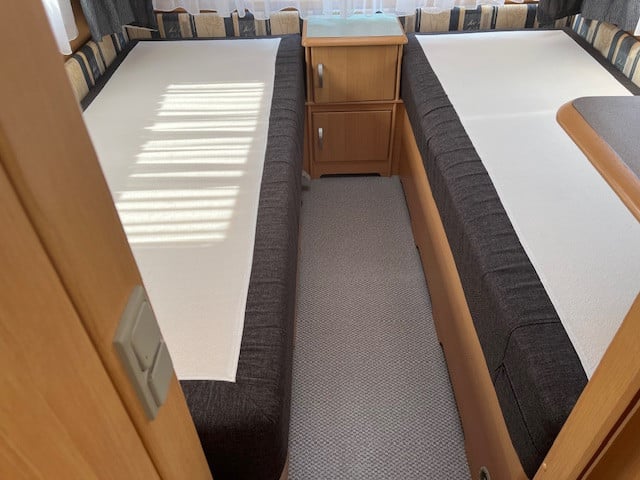 Mooie Tec 460 caravan , aparte bedden . 2008