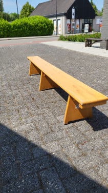 Bankje uit sporthal (vintage)
