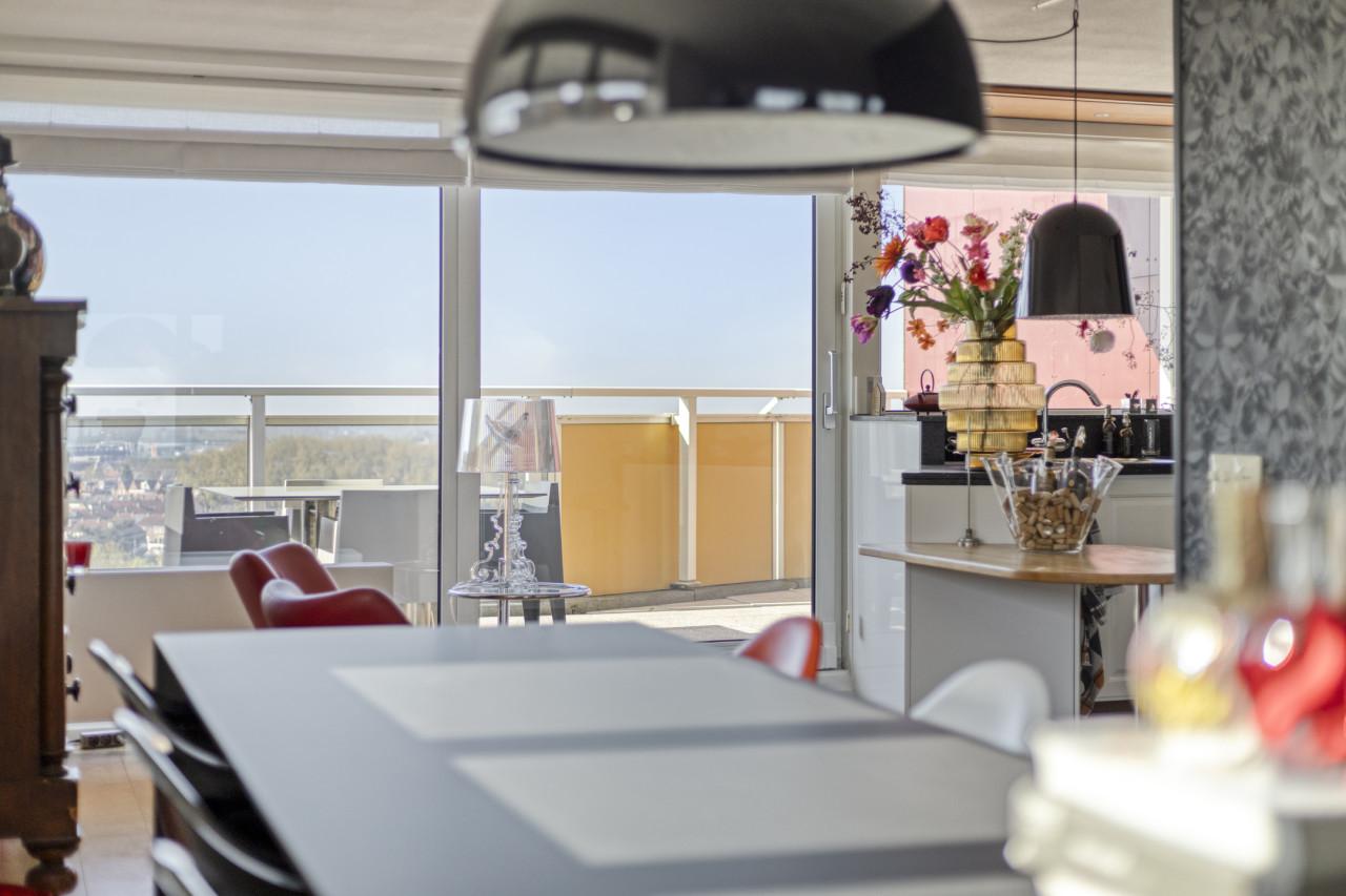 Appartement met zeezicht, 9e verdieping