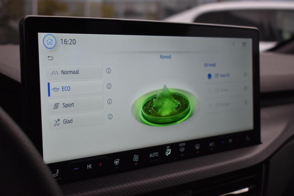 Ford Kuga 2.5 phev st-line x | climate control | adaptieve cruise control |