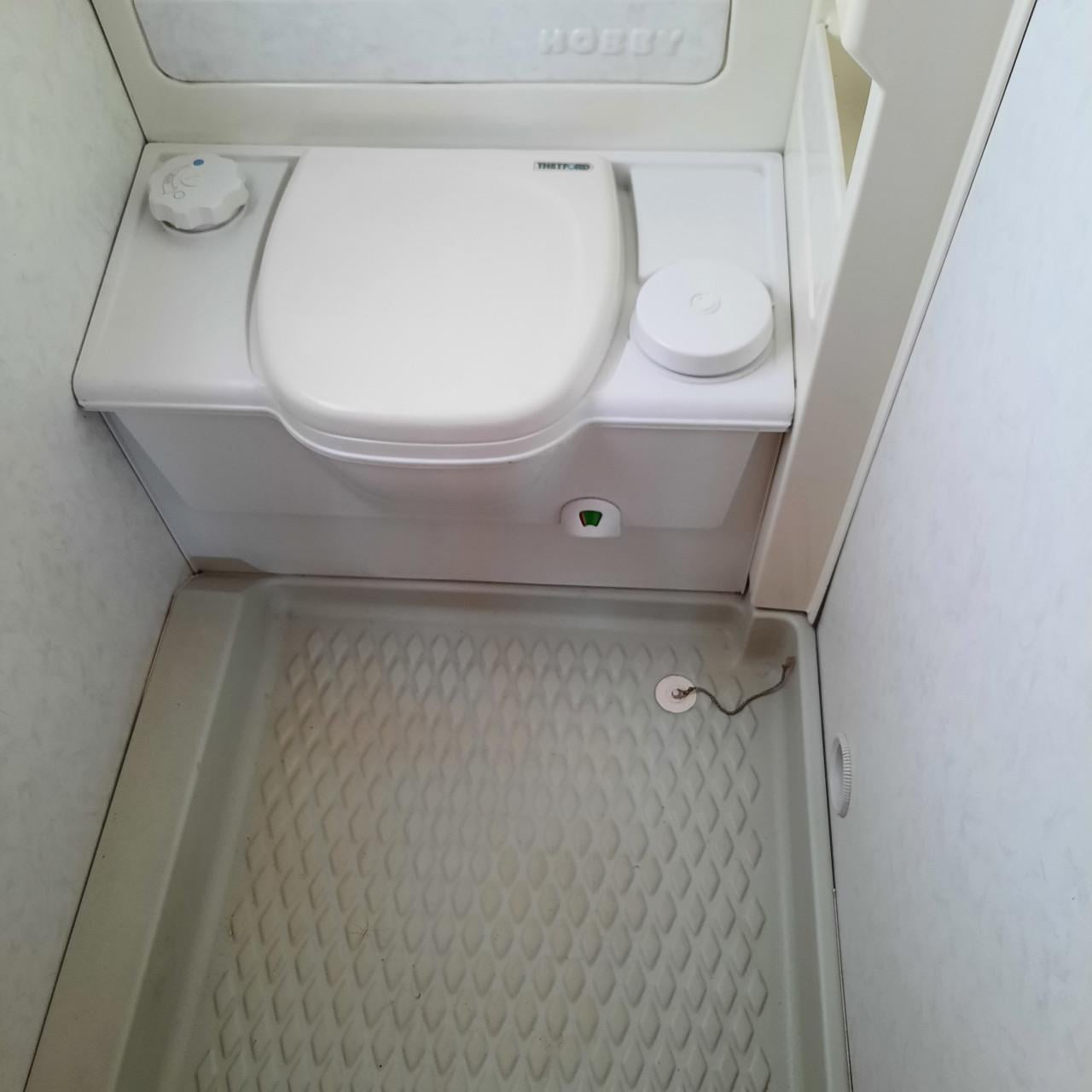 Hobby 495 met voortent