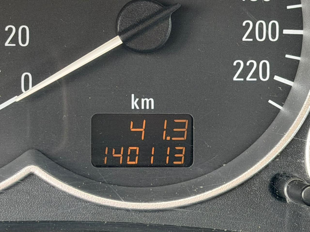 Opel corsa bj 2003  1100 euro