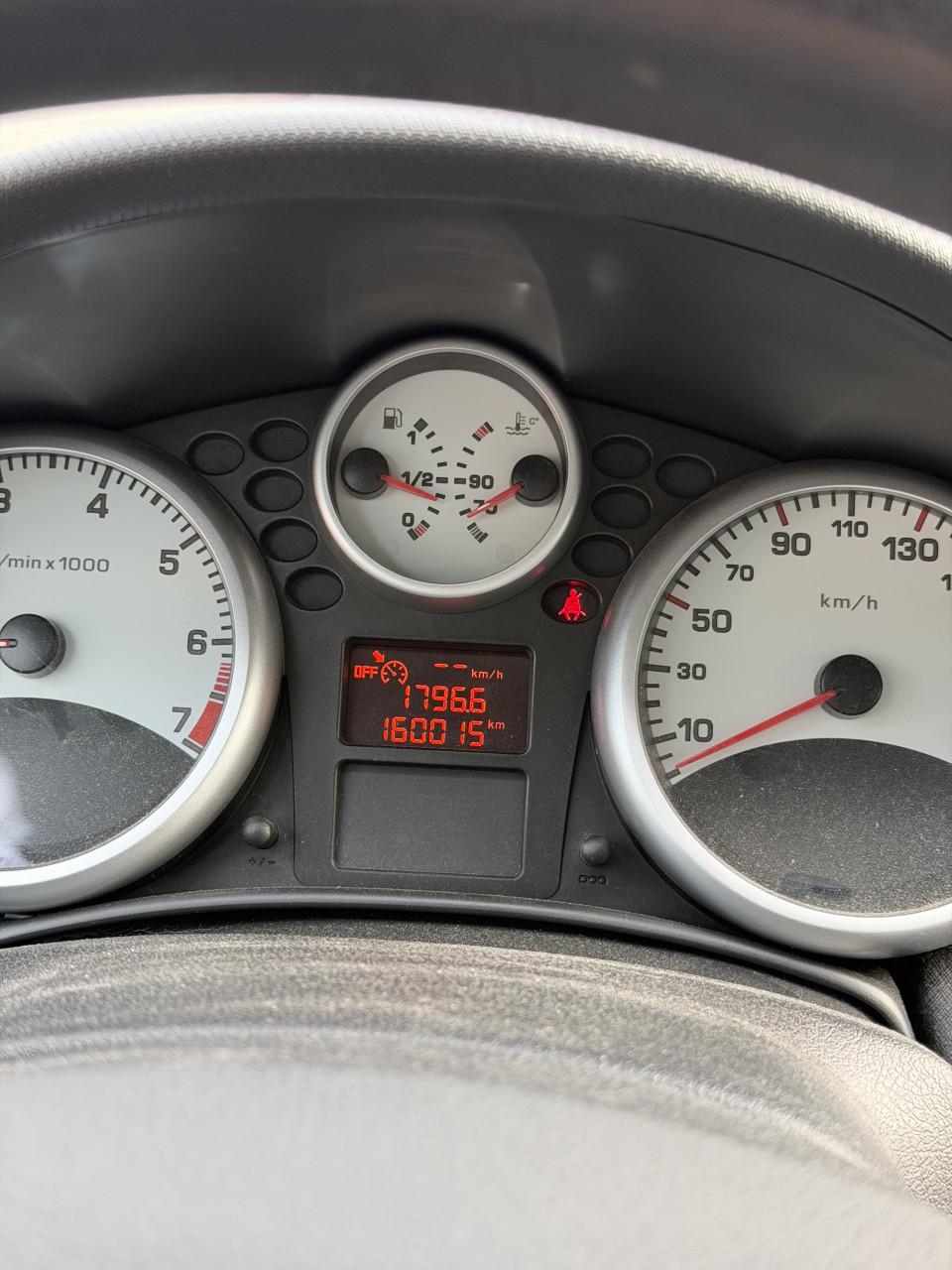Peugeot 207 zuinige 1.4 VTI 5DRS 2008 met 160000KM Jaar APK