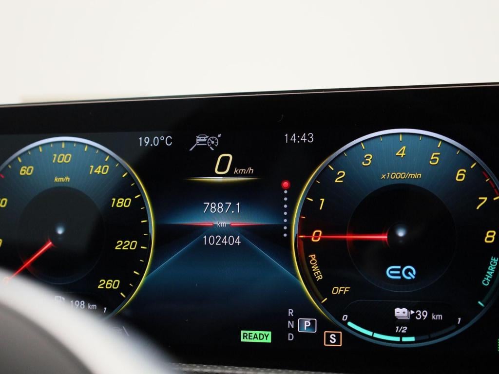 Mercedes-Benz A-Klasse limousine a 250 e amg line | automaat | panoramadak 