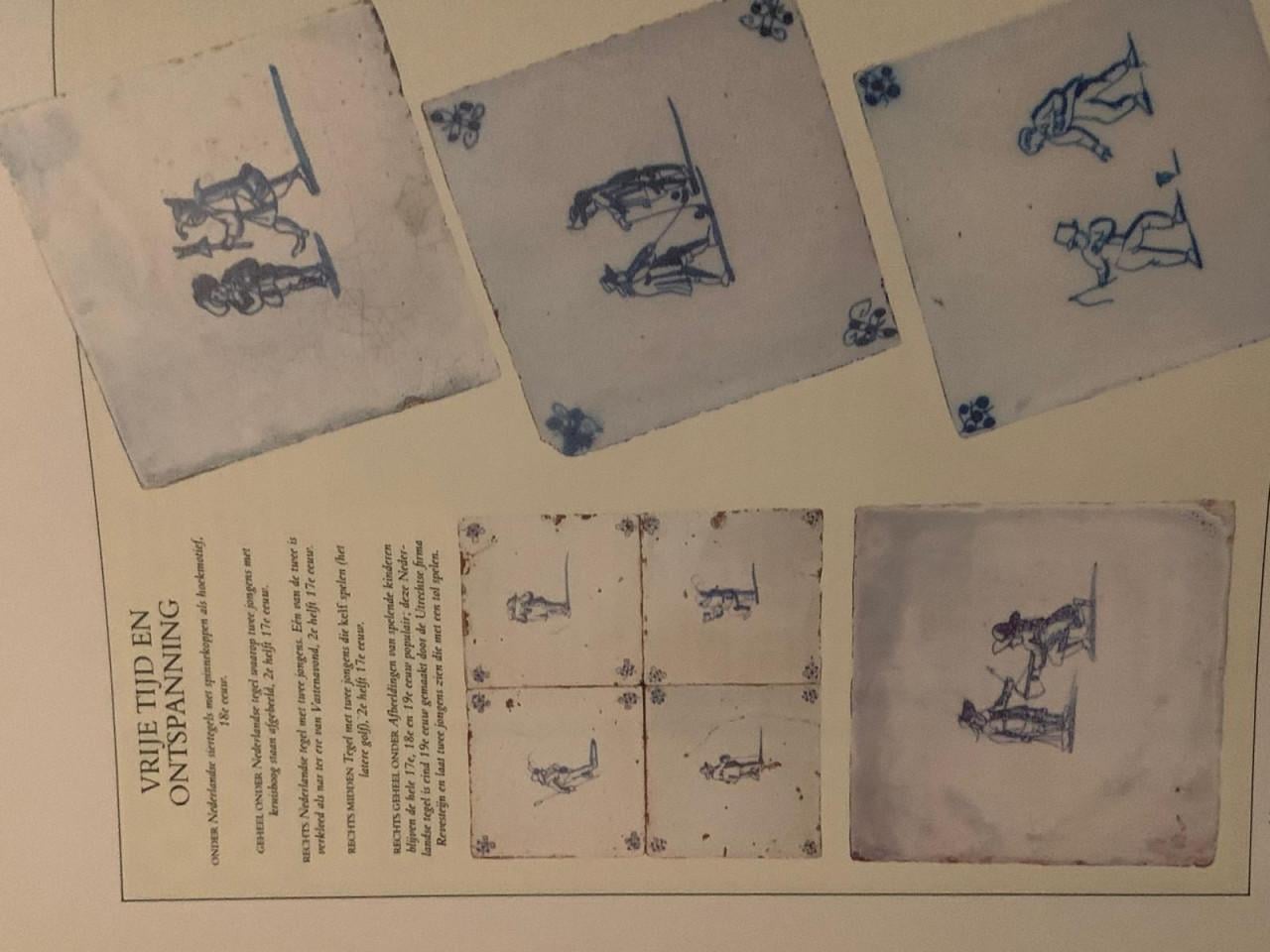 Te koop; boek over antieke tegels antiek vintage