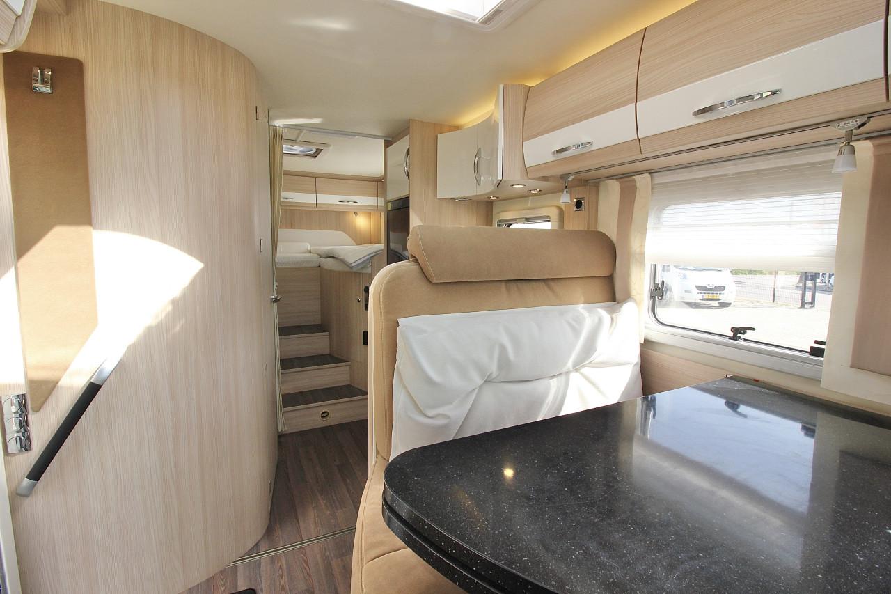 Bürstner Nexxo T690   (Lengtebedden,Veel Opties, Als nieuw!!!)