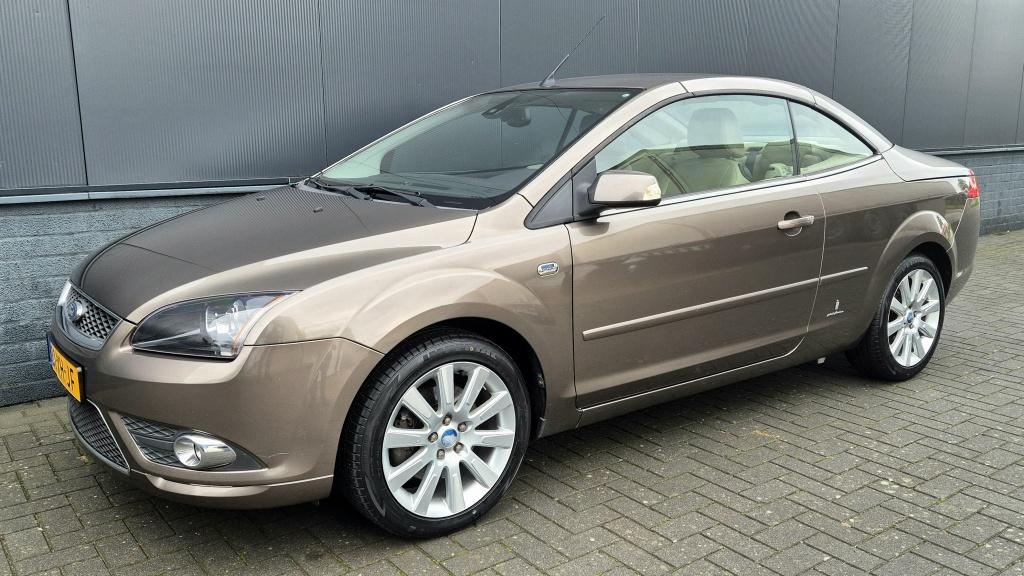 Ford Focus coupé-cabriolet | airco | sto 2.0-16v titanium