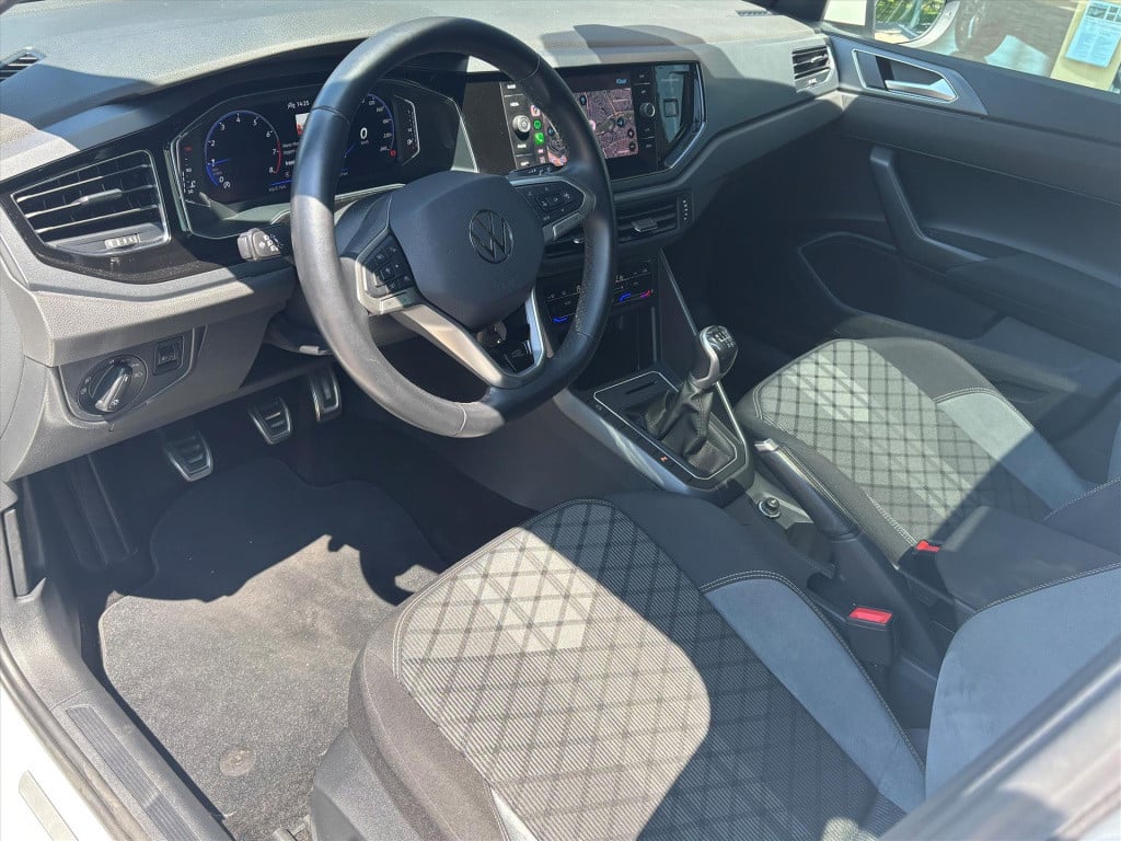Volkswagen Taigo 1.0 tsi 110pk r-line| pano dak|trekhaak|led| navi via carp
