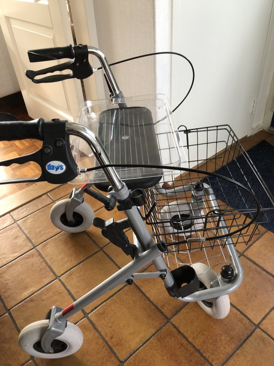 Rollator, Quatro, lichtgewicht, zilvergrijs