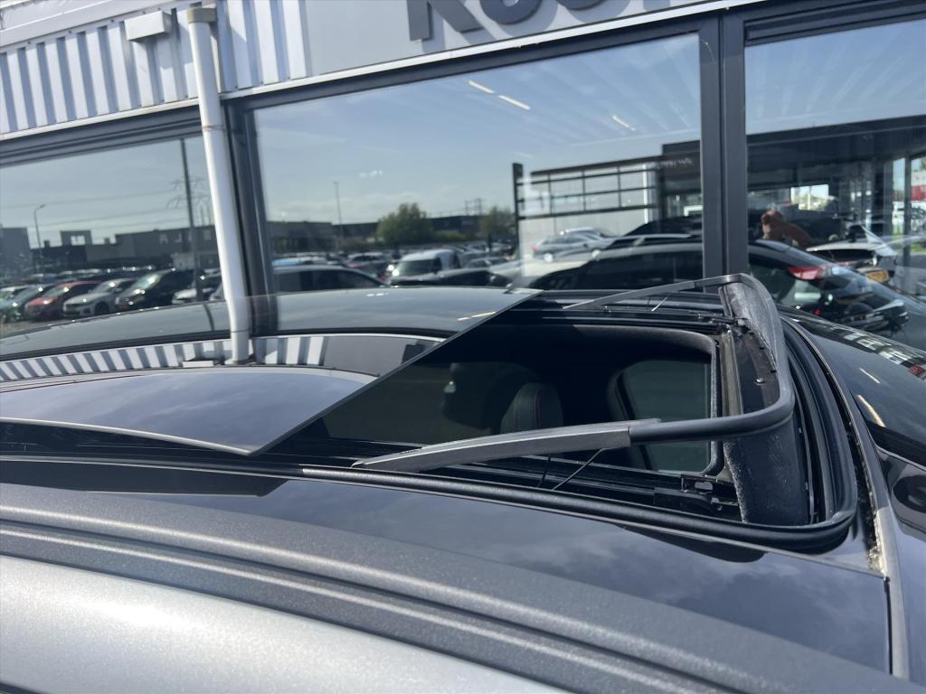 Ford Kuga 2.5 phev 243pk e-cvt st-line x , trekhaak , panodak , winterpack 