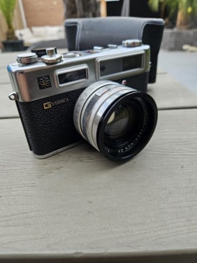 Werkende zeer nette vintage Yashica Electro 35 met originele lens...