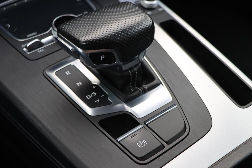 Audi Q5 50 tfsie quattro s-line edition competition 300pk s-tronic | soh 92