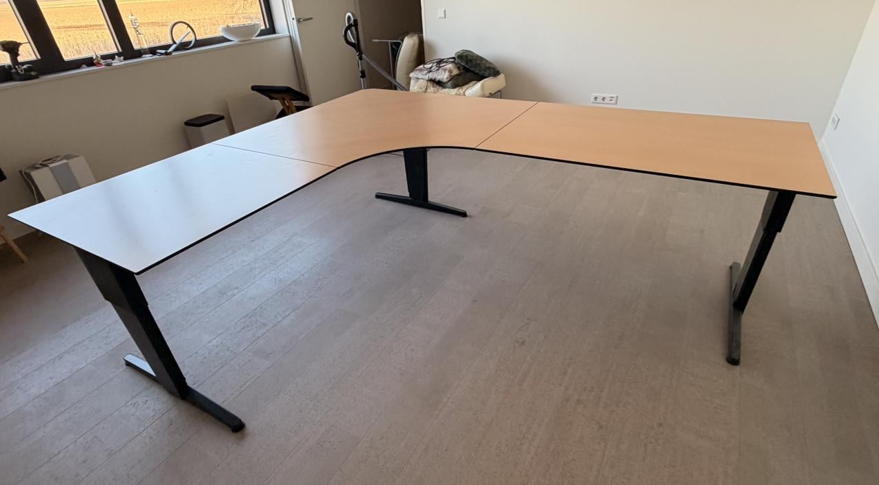 Groot hoekbureau 240/200