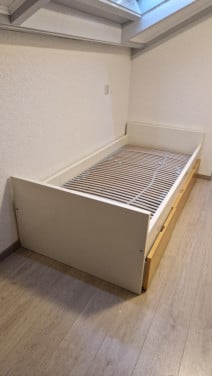 Een persoonsledikant met lattenbodem