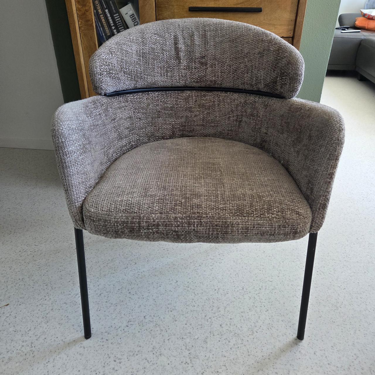 Tafel/eethoek met 4 stoelen. 140cm. zgan