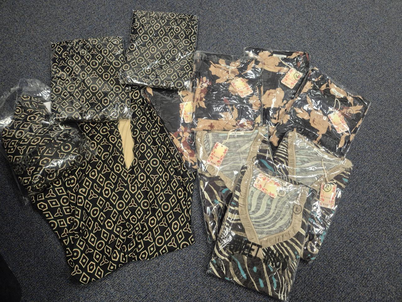 Partij van 15 nieuwe blouses