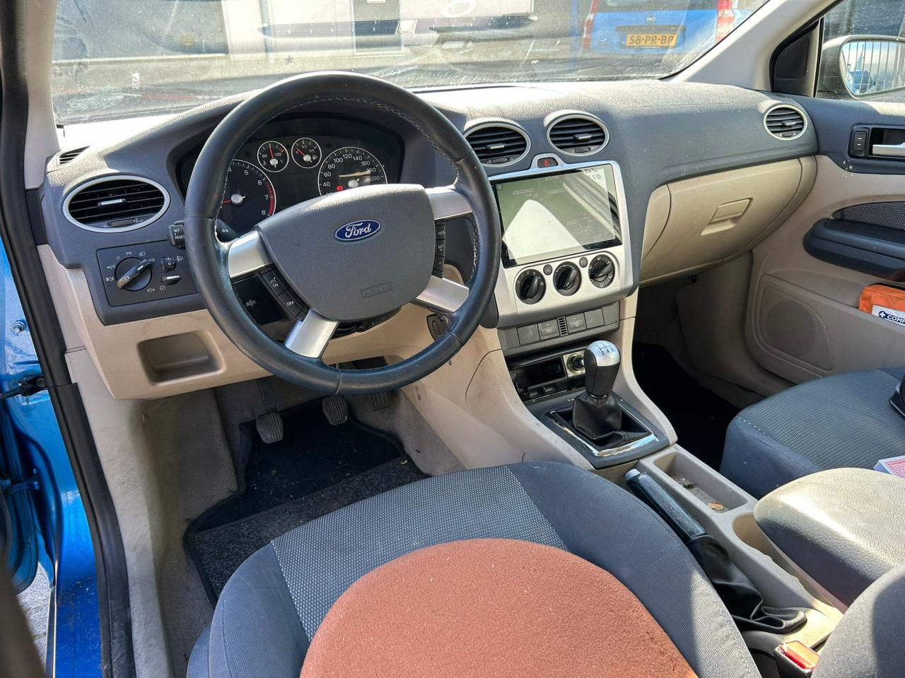 Ford Focus 1.6-16V First Edition €799 Carplay
