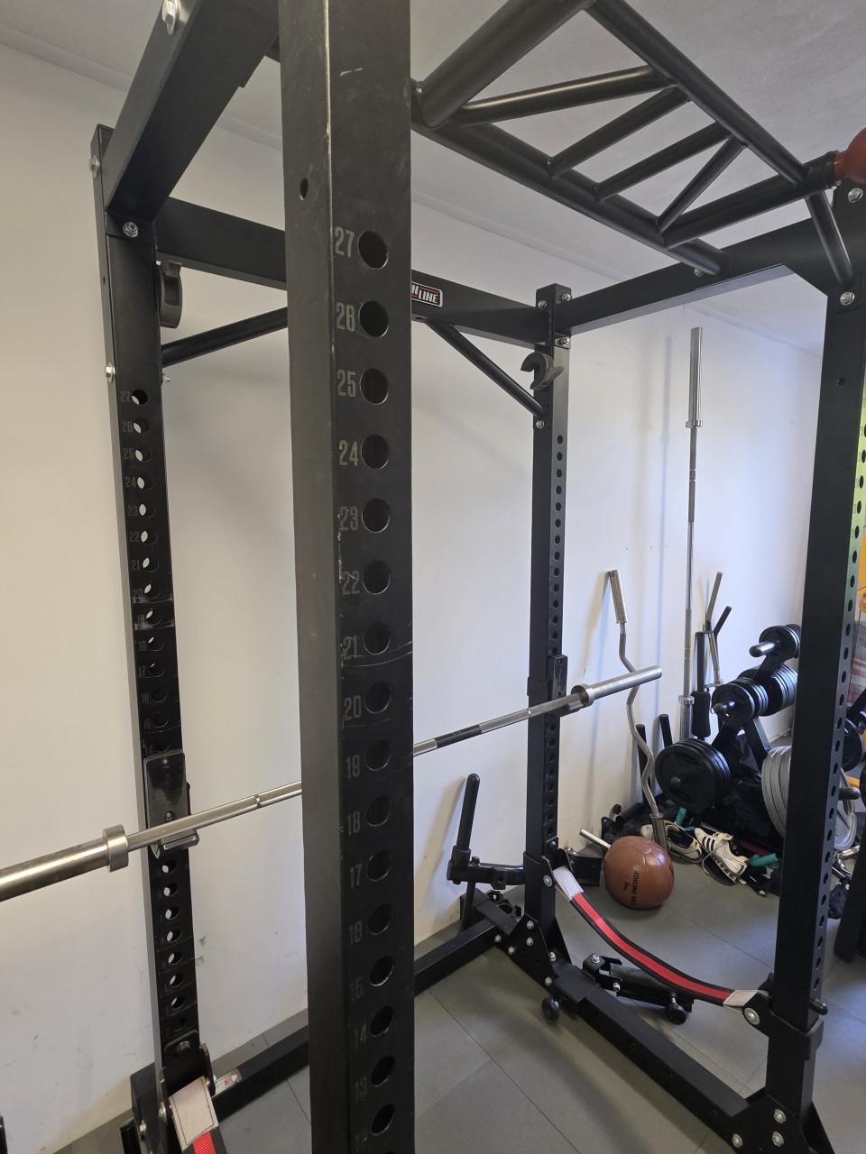 Barbarian powercage squat rek