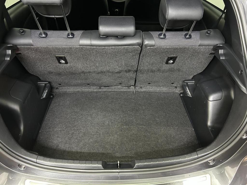 Toyota Yaris occasion 1.5 hybrid premium | airco | grijs | tweedehands toyo