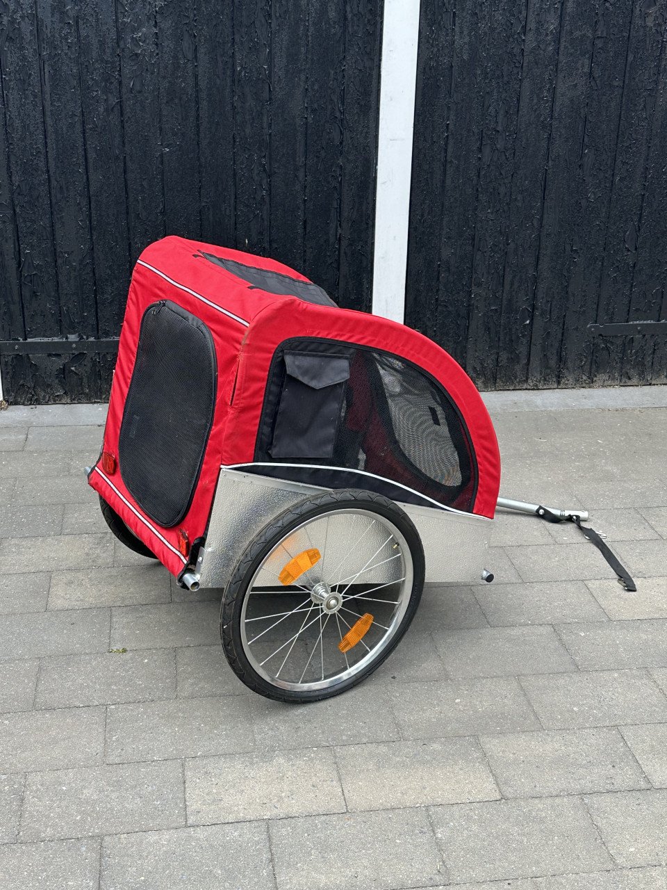 Fietskar voor de hond(en)