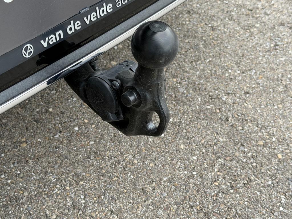 Volkswagen Golf 1.5 ehybrid style | trekhaak | camera | iq light | head up 