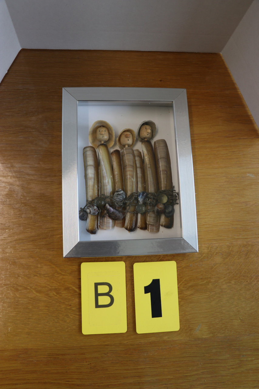 Origineel Zeeuws souvenirtje Messenheften met kopjes Gemaakt van zeeproduct