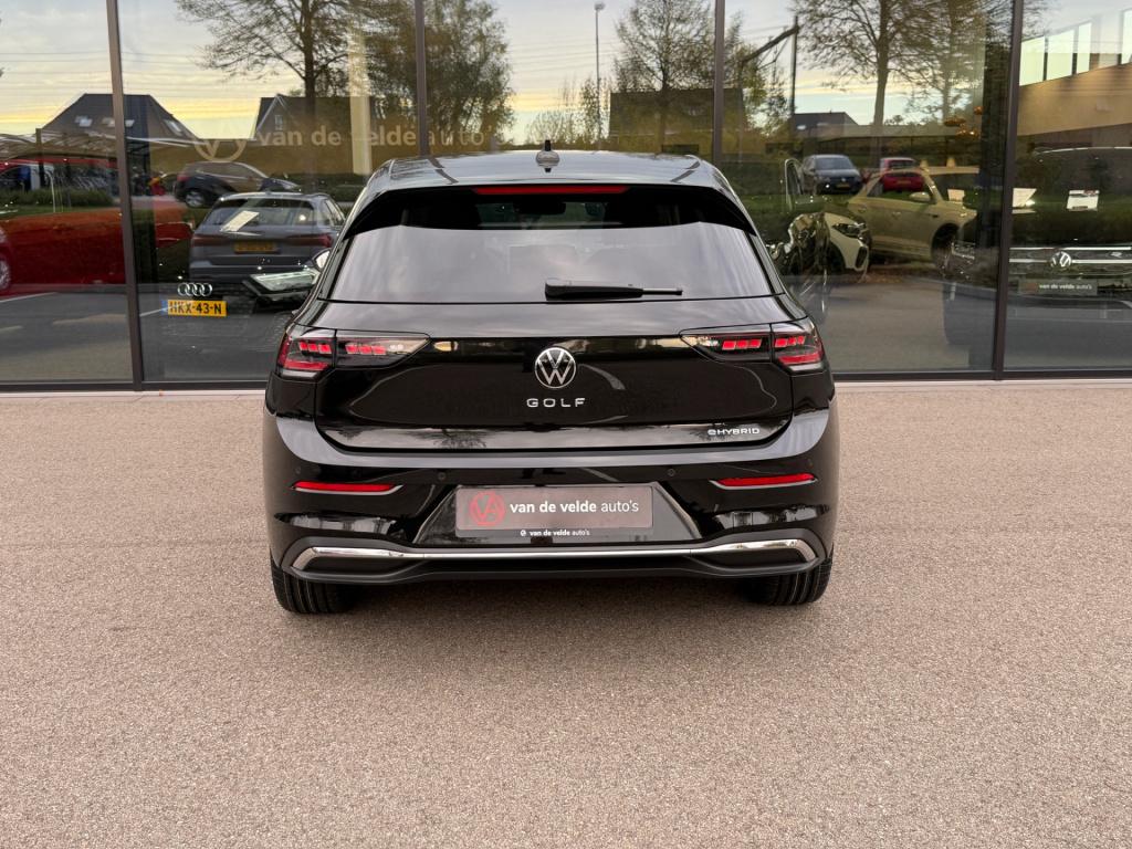 Volkswagen Golf 1.5 ehybrid style | trekhaak | camera | iq light | head up 