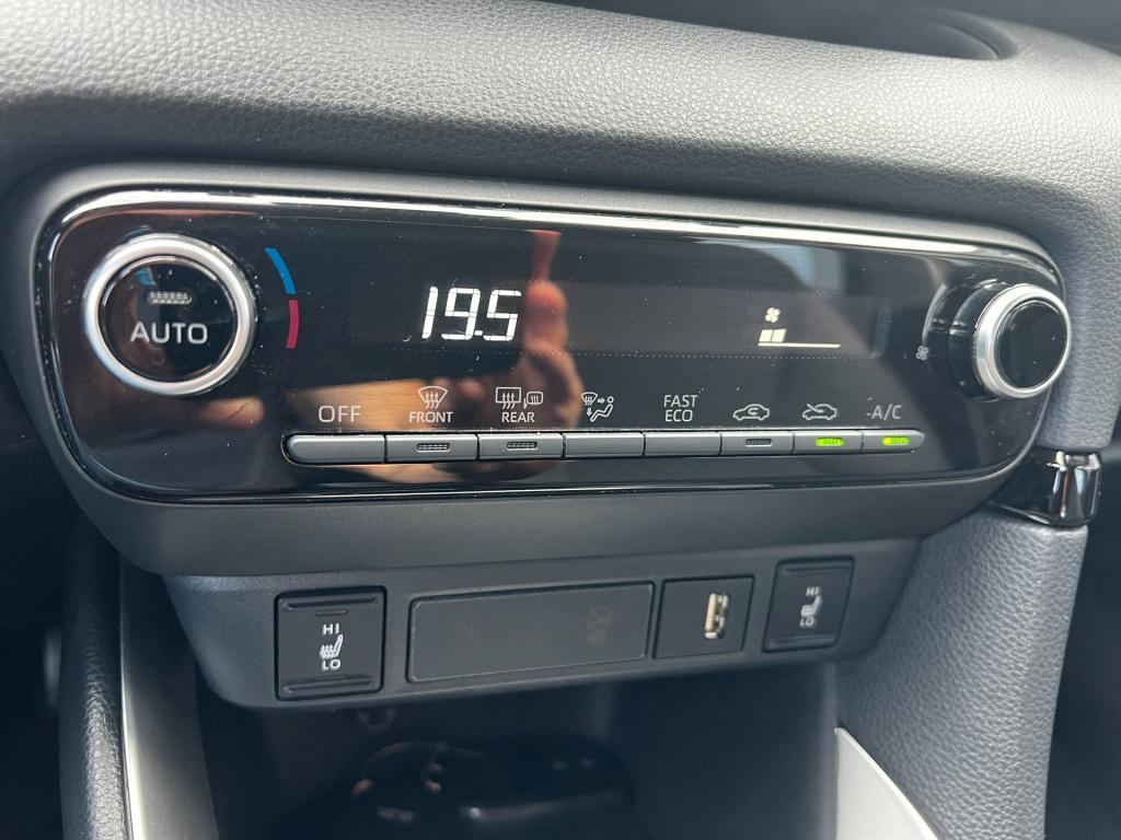 Toyota Yaris 1.5 hybrid dynamic line, camera, carplay, navi enz..