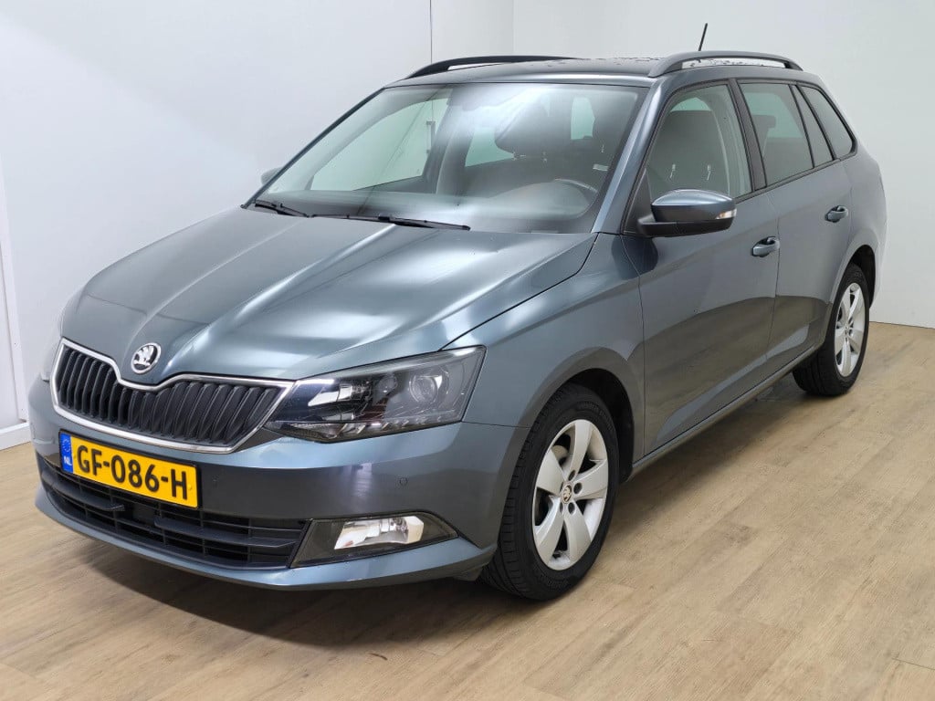 Skoda Fabia combi occasion 1.2 tsi met trekhaak en parkeersensoren | tweede