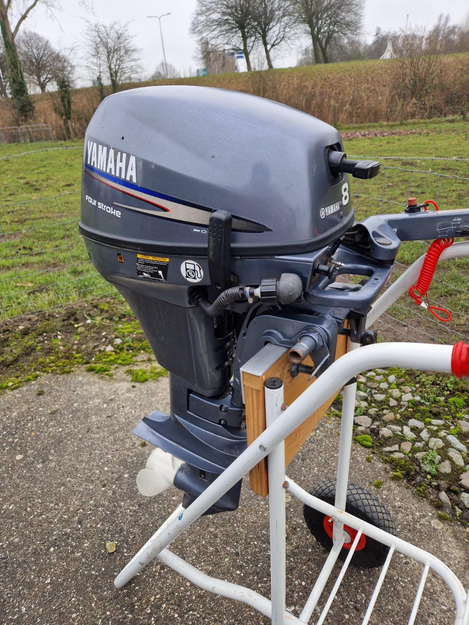 Yamaha 8 pk 4-takt kortstaart 2-cilinder b.j. 2005