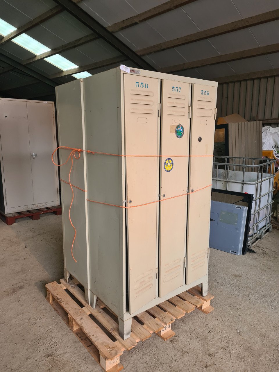 Archiefkast werkplaatskast metalen kast ahrend