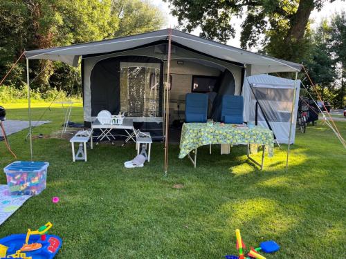 Prachtige 5-7 persoons caravan te koop